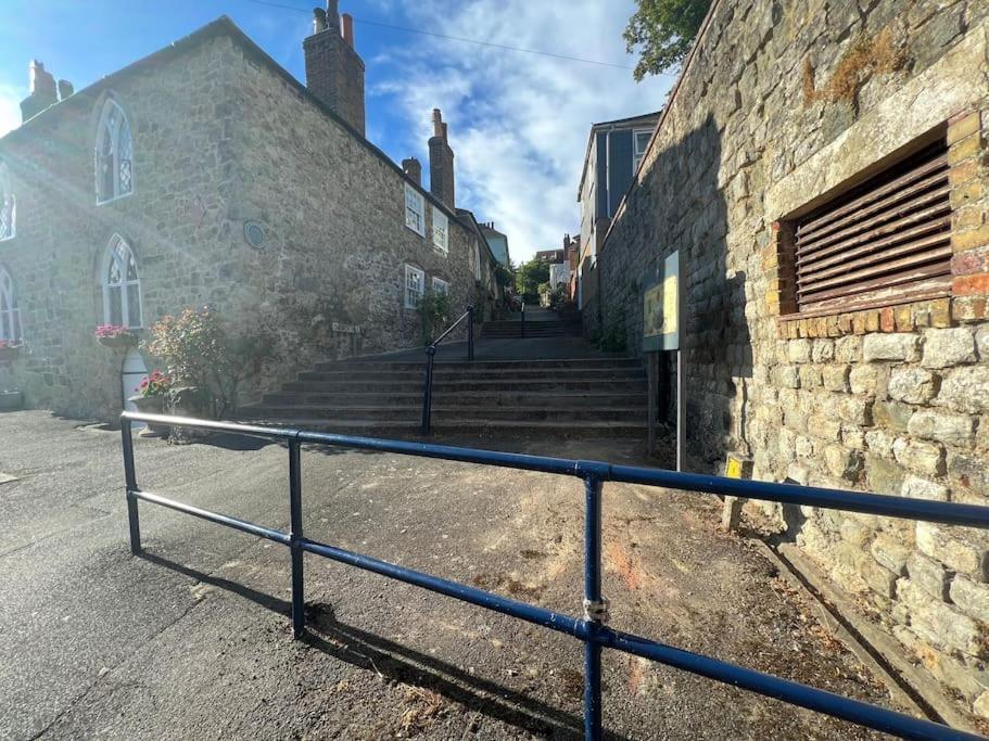 Hythe Townhouse Retreatヴィラ エクステリア 写真